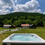 Casă de vacanță cu jacuzzi pentru 4 pers. (se inchirieaza doar integral)