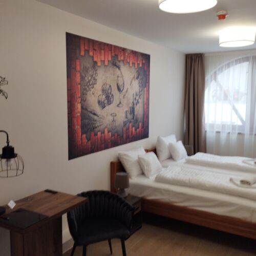 Zweibettzimmer Parterre mit Aussicht auf den Hof