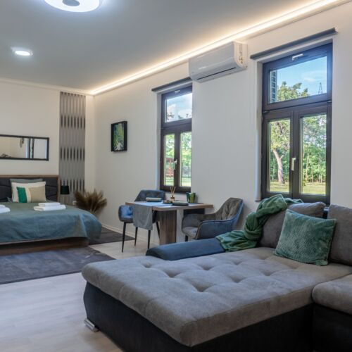 Apartman pro 4 os. s 1 ložnicí s výhledem do zahrady celý Dům