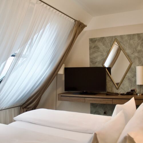 Camera dubla economy la etaj