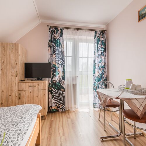 Doppelzimmer Obergeschoss mit Aussicht auf den Garten