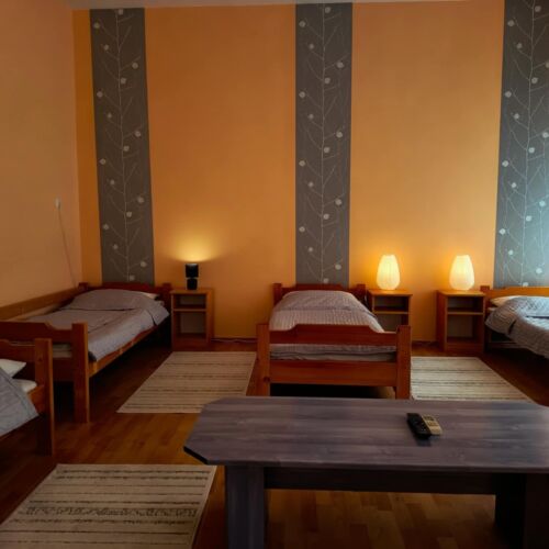 Vierbettzimmer Obergeschoss mit Klimaanlage