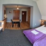Apartament 3-osobowy z balkonem z własną kuchnią z 1 pomieszczeniem sypialnianym