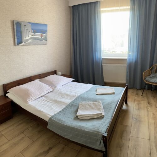 Apartament 4-osobowy na parterze Przyjazny podróżom rodzinnym z 2 pomieszczeniami sypialnianymi (możliwa dostawka)