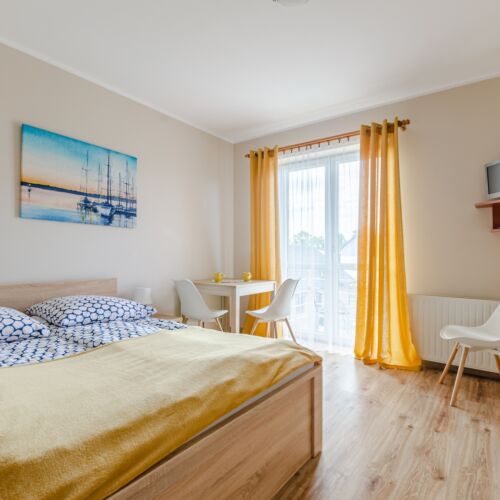 Apartament 4-osobowy z balkonem z widokiem na morze z 2 pomieszczeniami sypialnianymi