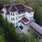 Întreaga unitate întreaga unitate cu vedere spre grădină pentru 16 pers. (se inchirieaza doar integral)