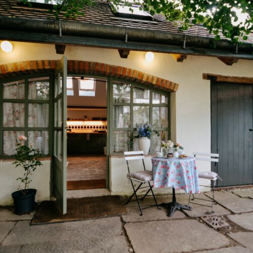 Casă de vară pentru 2 pers. (se inchirieaza doar integral) (se poate solicita pat suplimentar)