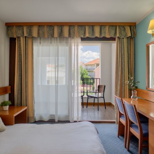 Family Balcony Twin Room