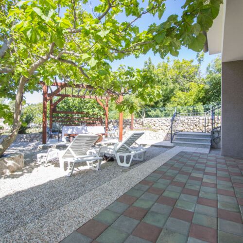 Apartament 4-osobowy na parterze z widokiem na morze z 2 pomieszczeniami sypialnianymi