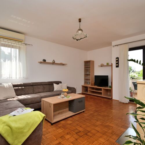 Apartament la parter cu 3 camere pentru 6 pers.