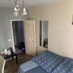 Camera dubla studio cu vedere spre grădină