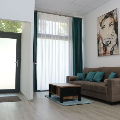 Erdgeschosses 2-Zimmer-Apartment für 4 Personen mit Klimaanlage (Zusatzbett möglich)