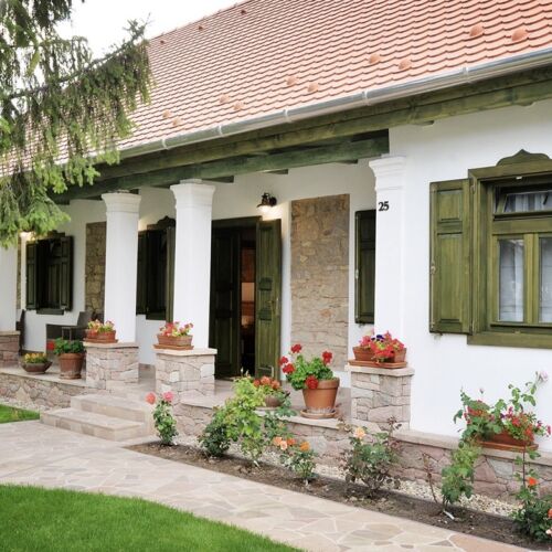 Garden View Whole House 2-Room Apartment for 4 Persons