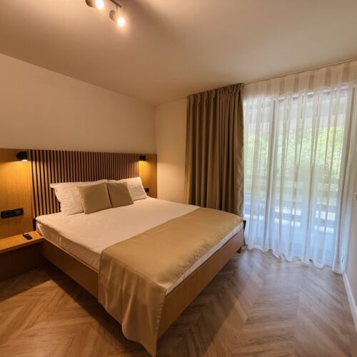 Camera dubla superior cu vedere spre munte (se poate solicita pat suplimentar)