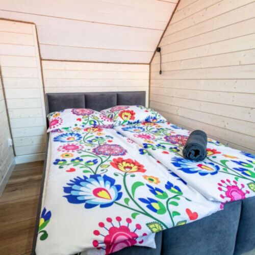 Cabană cu duș cu grădină pentru 7 pers. (se inchirieaza doar integral) (se poate solicita pat suplimentar)