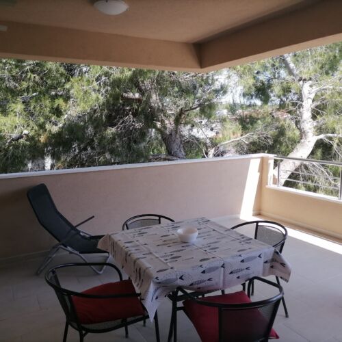 Apartament 6-osobowy z klimatyzacją z tarasem z 2 pomieszczeniami sypialnianymi A-24139-a