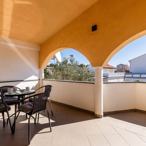 1-Zimmer-Apartment für 4 Personen mit Klimaanlage und Terasse A-24173-c