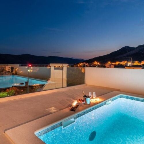 2-Room Air Conditioned Apartment for 5 Persons with Terrace A-24447-a