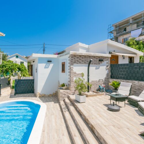 2-Room Air Conditioned Apartment for 5 Persons with Terrace K-24460