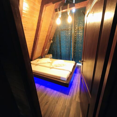 Panorama Hütte mit Aussicht auf den Garten