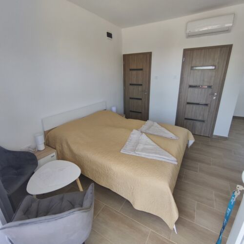 Apartament la etaj cu 2 camere pentru 4 pers. (se poate solicita pat suplimentar)