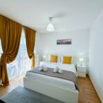 Apartament cu balcon cu vedere spre oraș cu 2 camere pentru 4 pers.