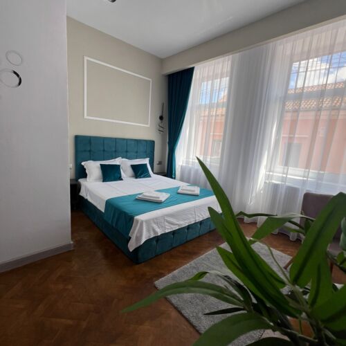 Erdgeschosses Doppelzimmer mit Aussicht auf die Stadt