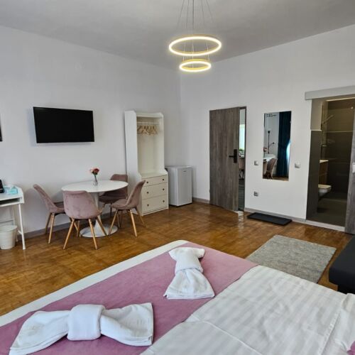 Lux Erdgeschosses Vierbettzimmer