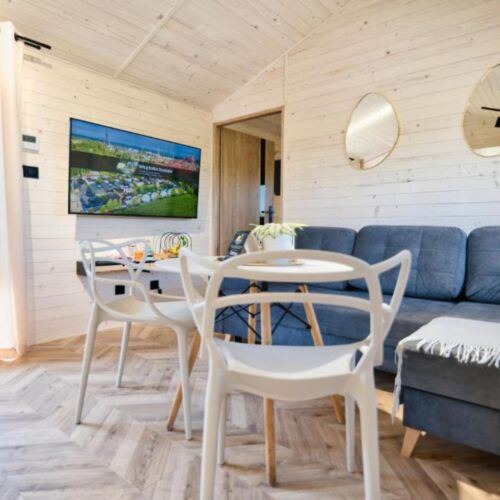 Domek całoroczny 8-osobowy Superior z widokiem na park