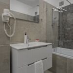 Apartament 14-osobowy z balkonem z 5 pomieszczeniami sypialnianymi