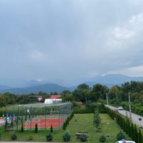 Întreaga unitate întreaga unitate cu vedere spre munte pentru 27 pers. (se inchirieaza doar integral)