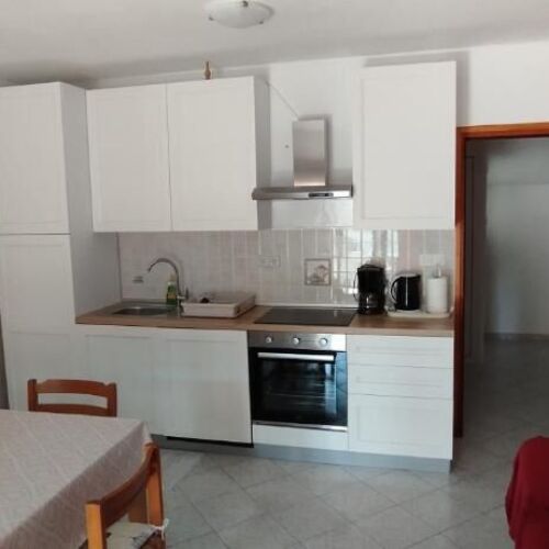 Apartament la etaj cu aer condiționat cu 3 camere pentru 5 pers.