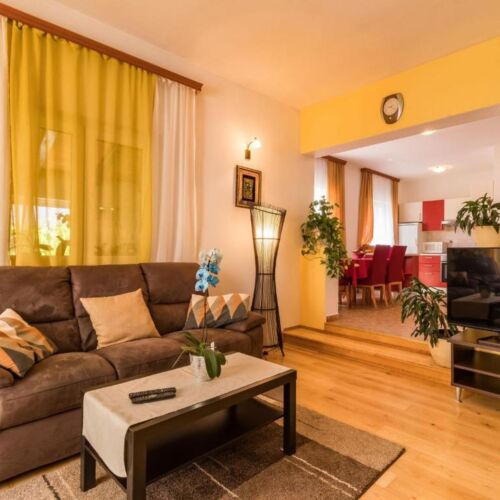 Casă de vacanță pentru 9 pers. (se inchirieaza doar integral)