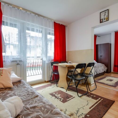 Pokój 4-osobowy z balkonem z widokiem na góry