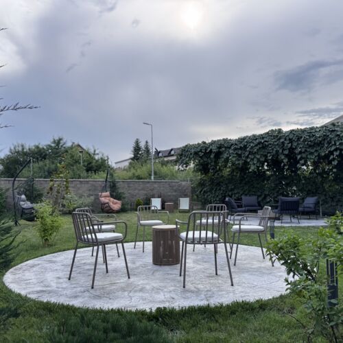 Camera twin cu bucătărie comună