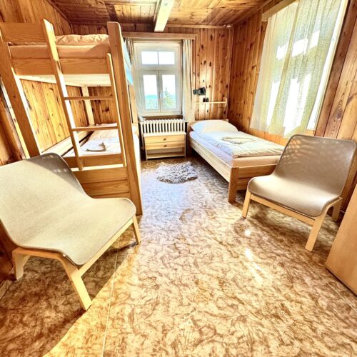 Rezydencja pokój 4-osobowy z 2 pomieszczeniami sypialnianymi (możliwa dostawka)