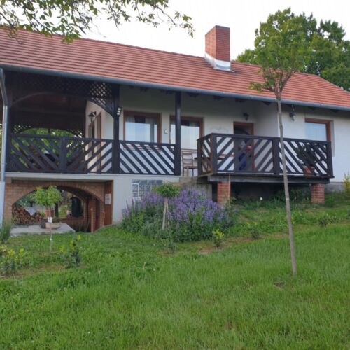 Apartament 4-osobowy cały dom z 2 pomieszczeniami sypialnianymi (możliwa dostawka)