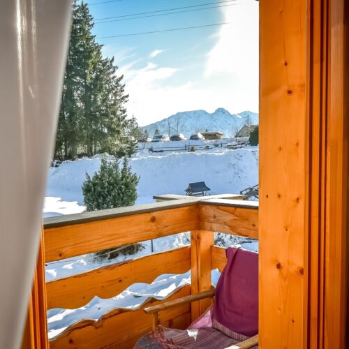 Pokój 3-osobowy ze wspólną łazienką z widokiem na góry