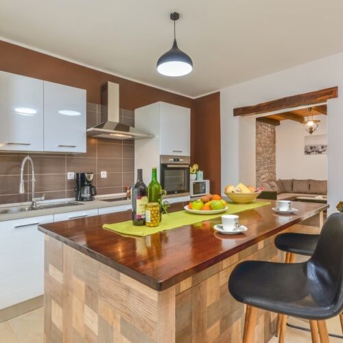 Vilă family întreaga unitate pentru 8 pers. (se inchirieaza doar integral)