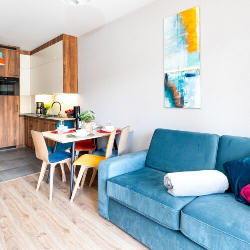 Upstairs 2-Room Apartment for 4 Persons