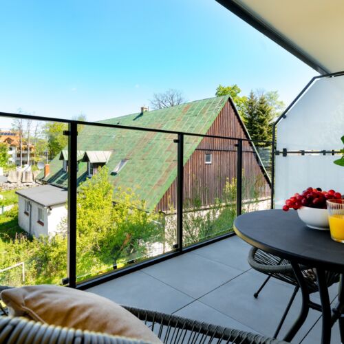 Upstairs 2-Room Apartment for 4 Persons