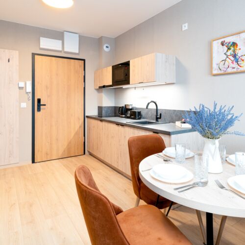 Upstairs 2-Room Apartment for 4 Persons