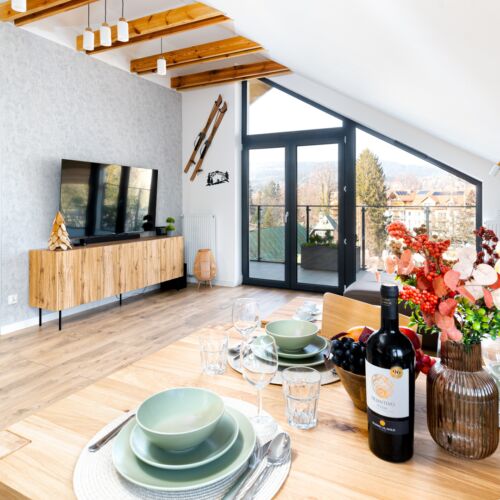 Upstairs 2-Room Apartment for 4 Persons