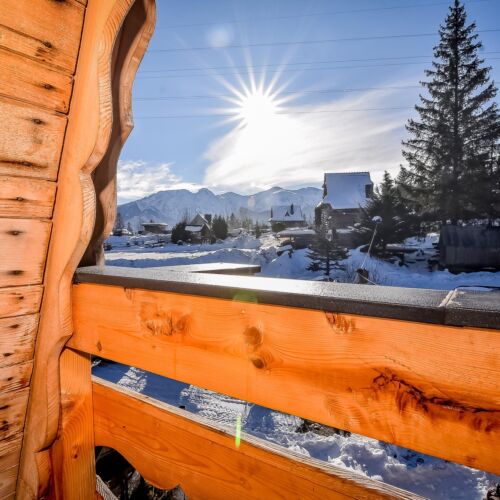 Pokój 2-osobowy ze wspólną łazienką z widokiem na góry