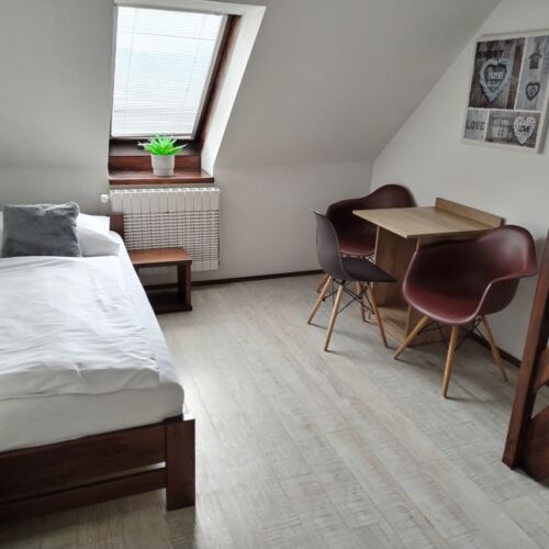 Mezonet  Pokoj pro 3 os.