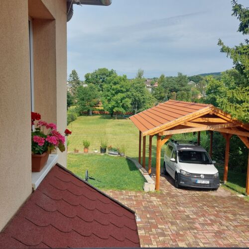 Întreaga unitate cu vedere spre munte pentru 8 pers. (se inchirieaza doar integral)