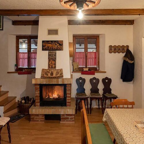 Forest View Balcony Weekend House for 6 Persons