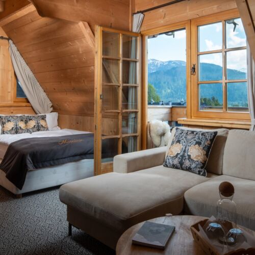 Mountain View Balcony 6 Person Room