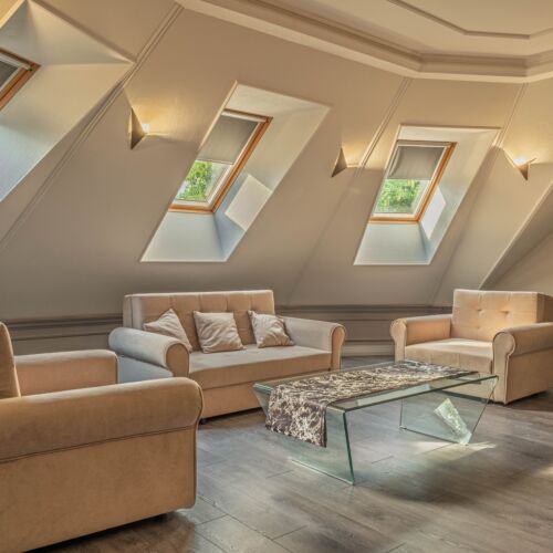 Mansard Family 6 Person Room