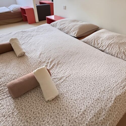 Camera tripla la etaj la parter (se poate solicita pat suplimentar)